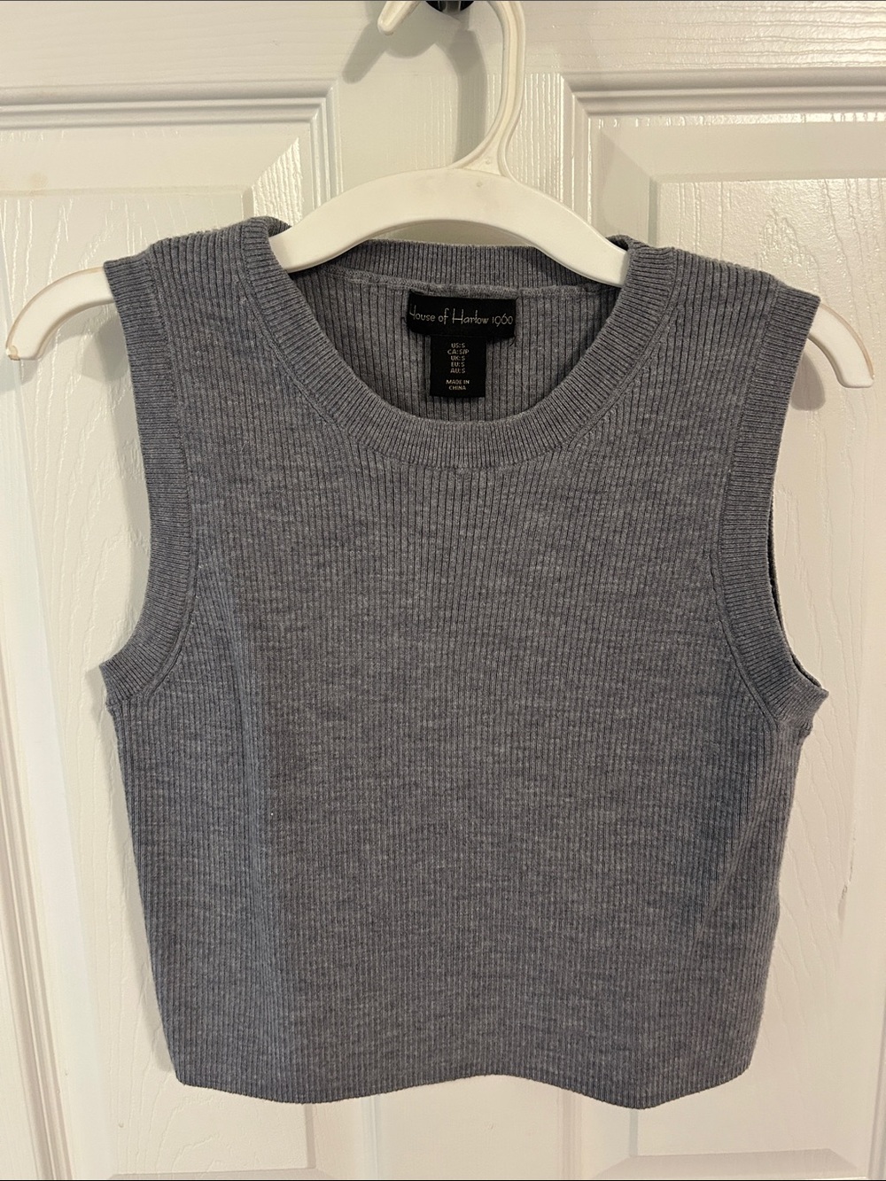 House of Harlow 1960 Sleeveless Rib-Knit Crop Top - Gray